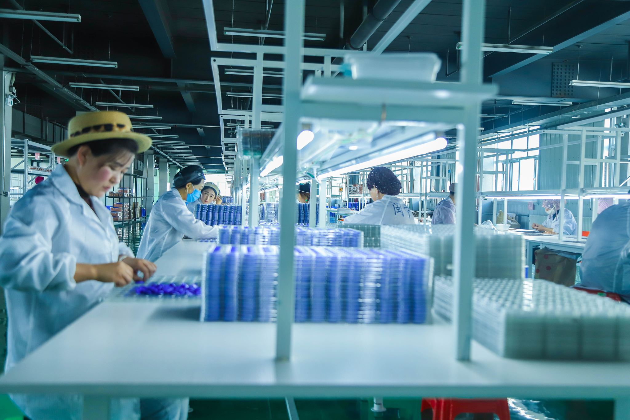 卡立方集團(tuán)寧夏工廠獲得一項(xiàng)用于智能卡加工的超聲波焊接裝置專利