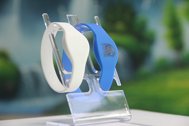 id硅膠腕帶保護(hù)套易變形，你找到它不回彈的原因了嗎？