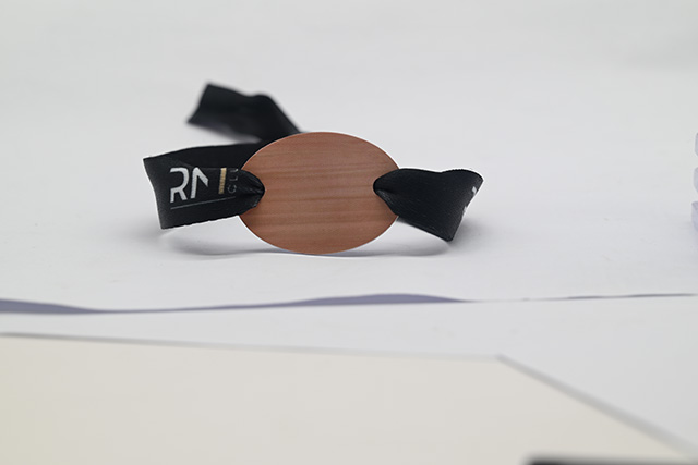 由于智能卡存儲能力強，可以存儲電子現金等網絡貨幣