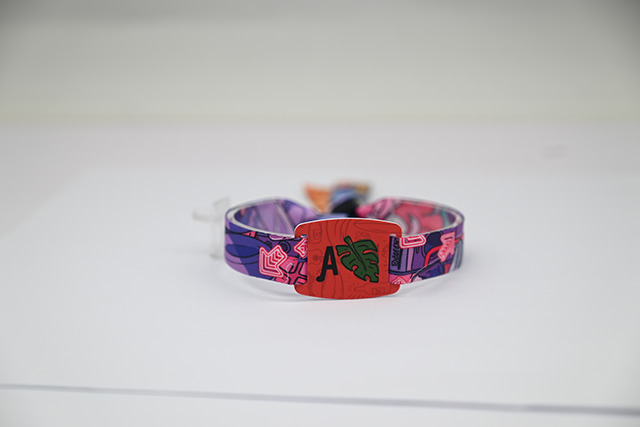 餐飲店會員儲值卡怎么設(shè)計，鑰匙扣卡背面文字怎么寫？